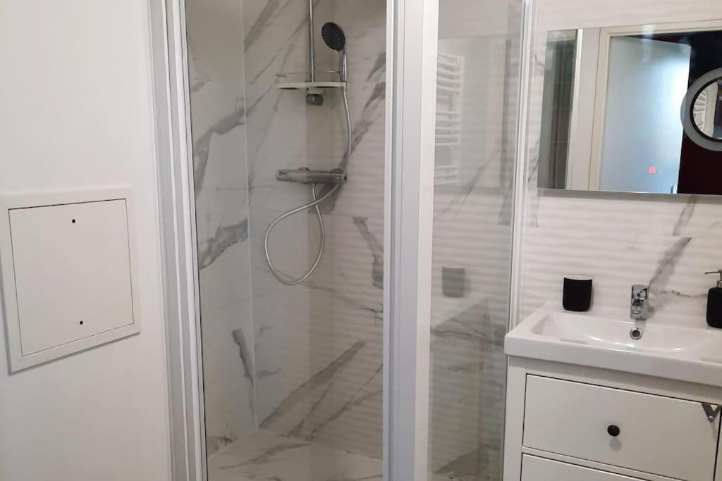Magnifique Appartement Avec Terrasse Et Parking, 8 Personnes Nanterre Exterior foto